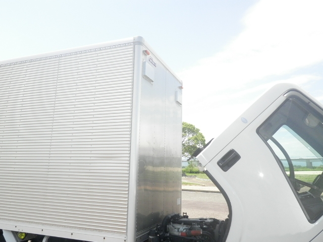 いすゞエルフアルミバン小型（2t・3t）[写真26]