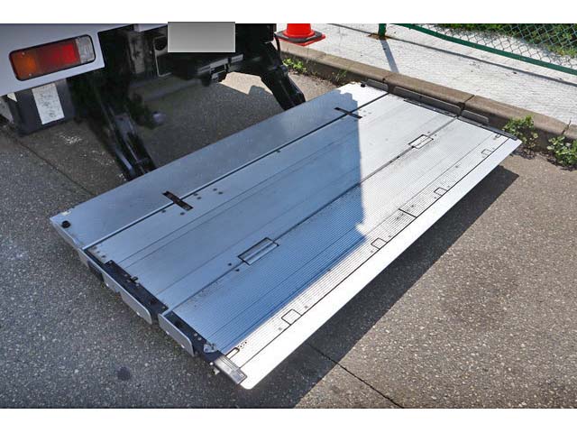 いすゞエルフアルミウイング小型（2t・3t）[写真20]