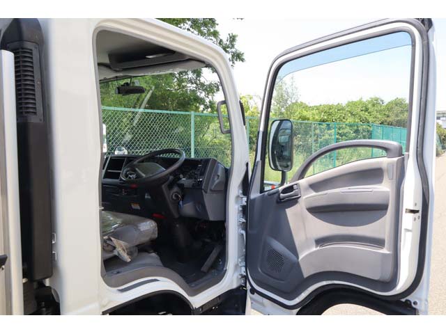 いすゞエルフアルミウイング小型（2t・3t）[写真26]