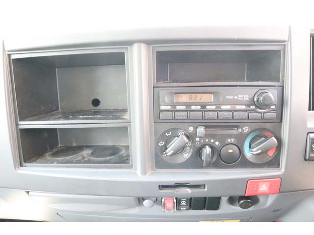 いすゞエルフアルミウイング小型（2t・3t）[写真31]