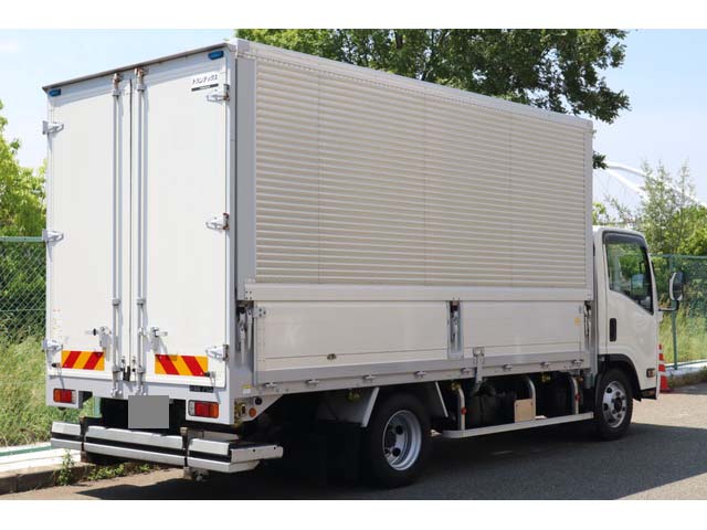 いすゞエルフアルミウイング小型（2t・3t）[写真04]