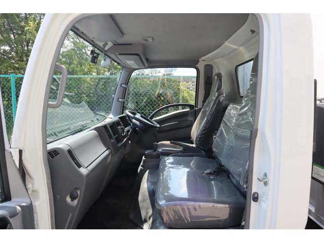 いすゞエルフアルミウイング小型（2t・3t）[写真06]