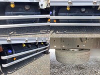 いすゞギガアルミウイング大型（10t）[写真14]