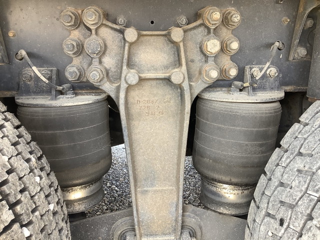 いすゞギガアルミウイング大型（10t）[写真15]