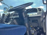 いすゞギガアルミウイング大型（10t）[写真27]