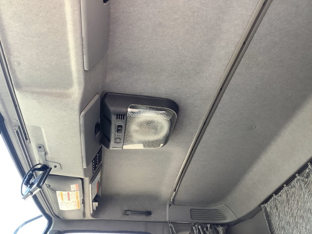 いすゞギガアルミウイング大型（10t）[写真29]