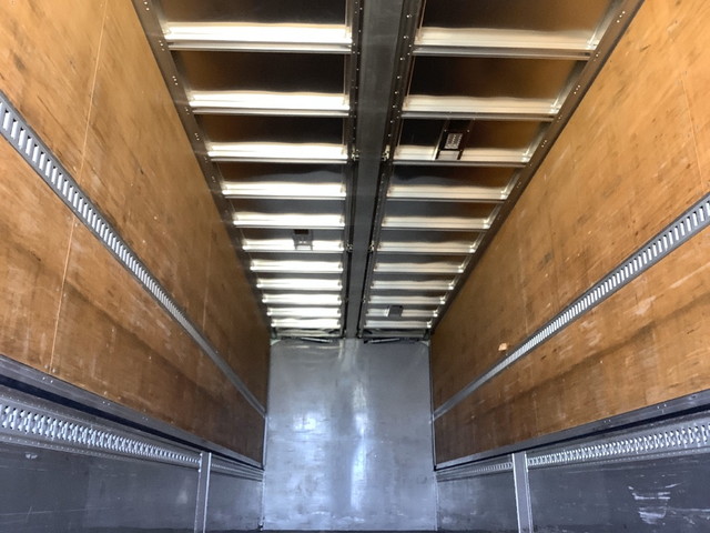 いすゞギガアルミウイング大型（10t）[写真09]