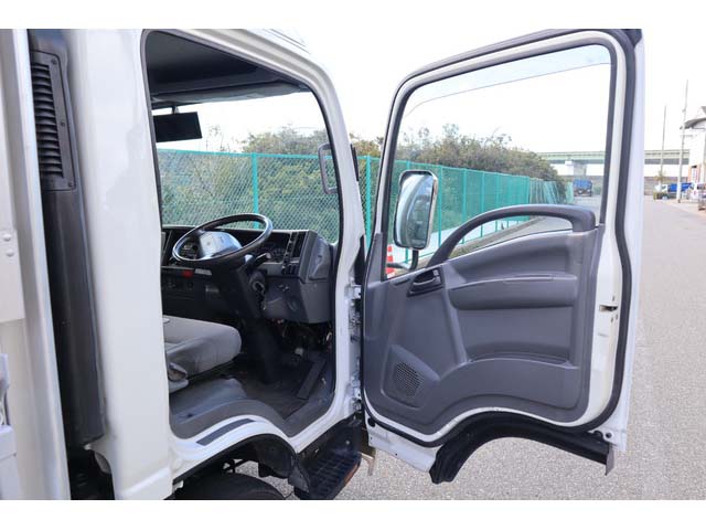 いすゞエルフパネルウイング小型（2t・3t）[写真32]