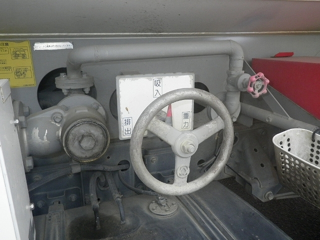 日野レンジャータンク車（タンクローリー）中型（4t）[写真13]