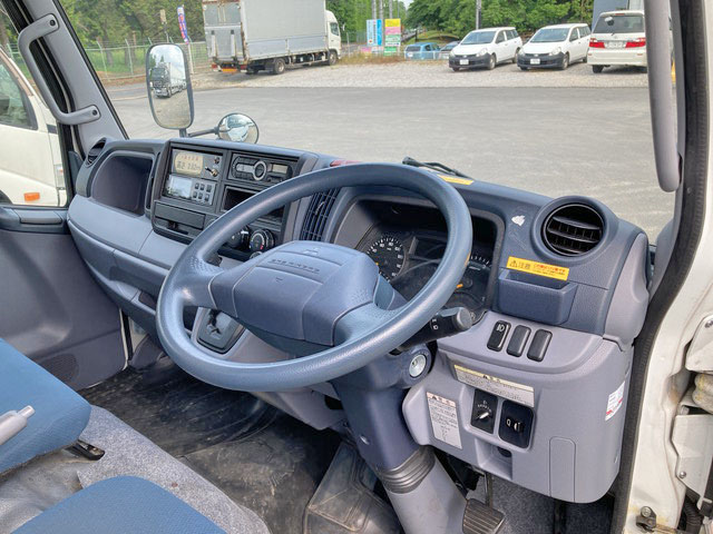 三菱ふそうキャンター冷凍車（冷蔵車）小型（2t・3t）[写真34]