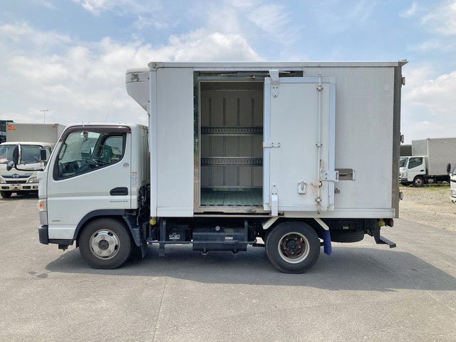 三菱ふそうキャンター冷凍車（冷蔵車）小型（2t・3t）[写真06]