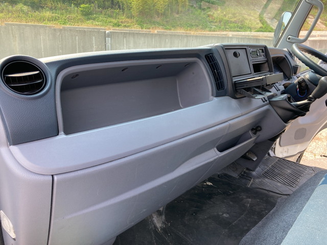 三菱ふそうキャンターアルミバン小型（2t・3t）[写真29]