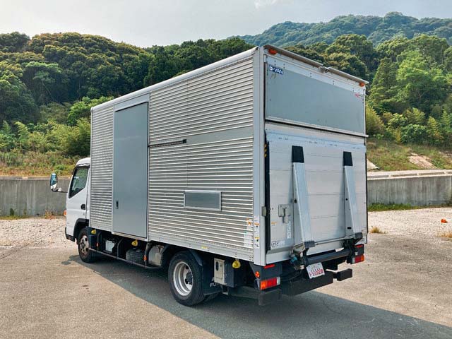三菱ふそうキャンターアルミバン小型（2t・3t）[写真04]