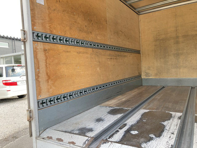 日野デュトロアルミバン小型（2t・3t）[写真13]