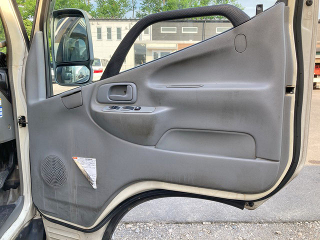 日野デュトロアルミバン小型（2t・3t）[写真29]