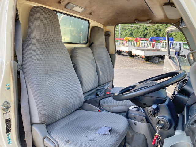 日野デュトロアルミバン小型（2t・3t）[写真33]