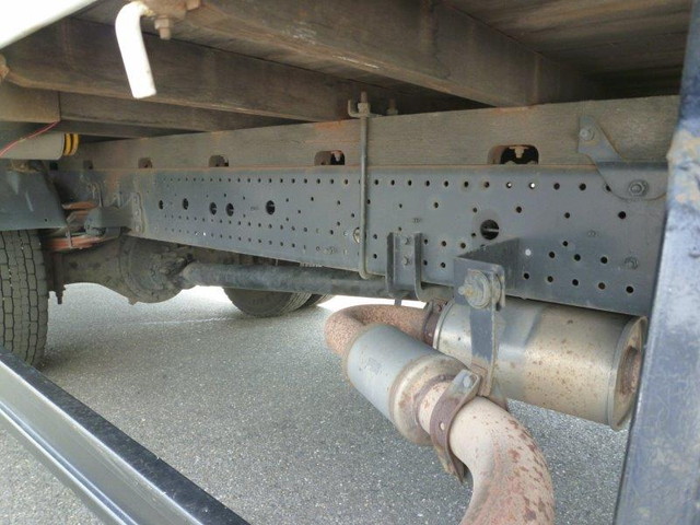 いすゞフォワード平ボディ中型（4t）[写真29]