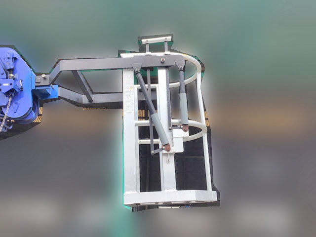 いすゞエルフクレーン4段小型（2t・3t）[写真10]