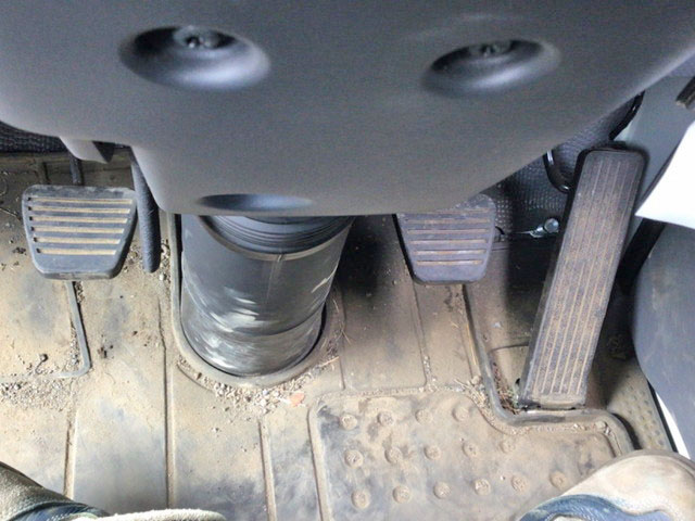 いすゞエルフクレーン4段小型（2t・3t）[写真37]