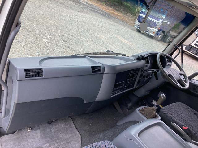 三菱ふそうファイターアルミウイング中型（4t）[写真27]