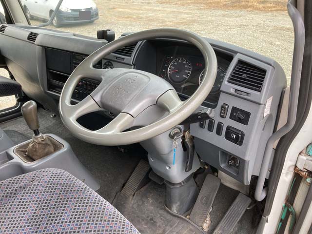 三菱ふそうファイターアルミウイング中型（4t）[写真28]