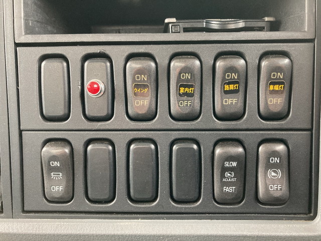 三菱ふそうファイターアルミウイング中型（4t）[写真35]