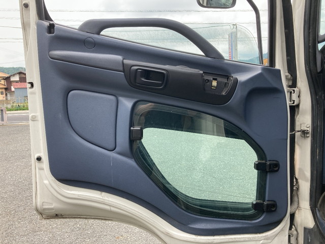 日野レンジャー冷凍車（冷蔵車）中型（4t）[写真21]