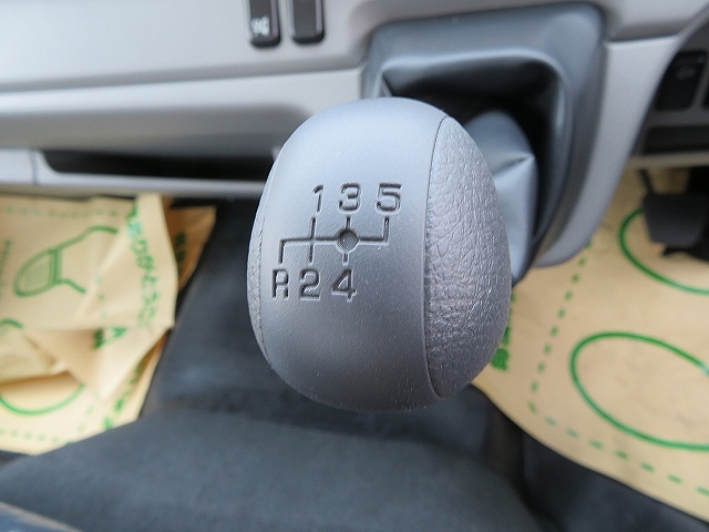 三菱ふそうキャンタークレーン4段小型（2t・3t）[写真36]