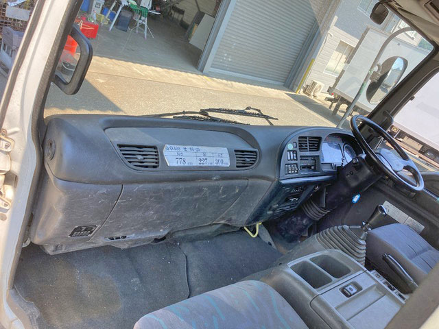 いすゞフォワードクレーン5段中型（4t）[写真31]