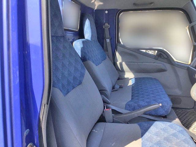 三菱ふそうキャンター平ボディ小型（2t・3t）[写真24]
