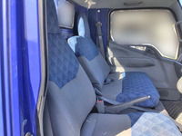 三菱ふそうキャンター平ボディ小型（2t・3t）[写真24]