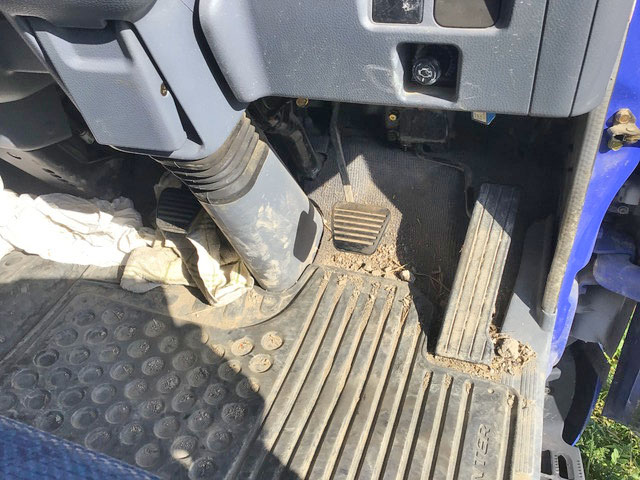 三菱ふそうキャンター平ボディ小型（2t・3t）[写真26]