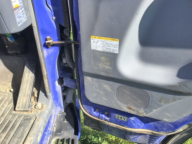 三菱ふそうキャンター平ボディ小型（2t・3t）[写真27]