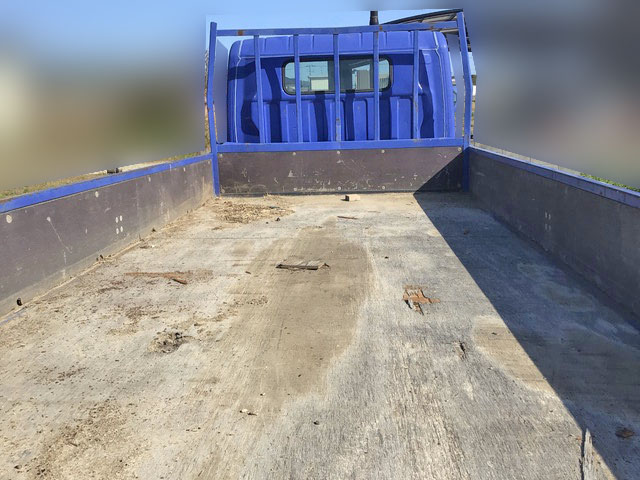 三菱ふそうキャンター平ボディ小型（2t・3t）[写真08]