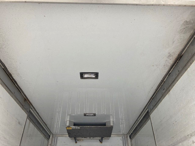 いすゞエルフ冷凍車（冷蔵車）小型（2t・3t）[写真12]