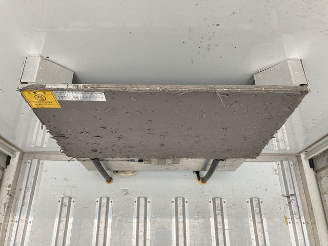 いすゞエルフ冷凍車（冷蔵車）小型（2t・3t）[写真16]