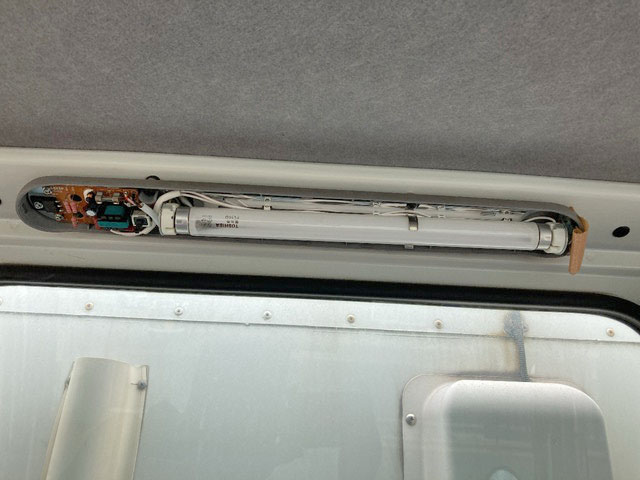 いすゞエルフ冷凍車（冷蔵車）小型（2t・3t）[写真33]