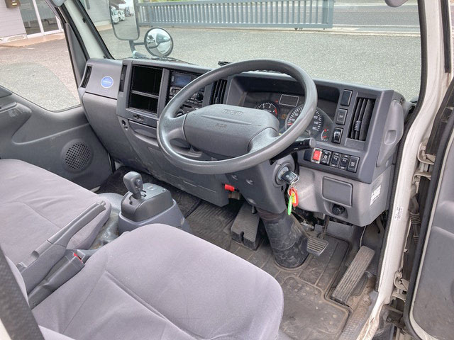 いすゞエルフ冷凍車（冷蔵車）小型（2t・3t）[写真35]