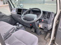 いすゞエルフ冷凍車（冷蔵車）小型（2t・3t）[写真35]