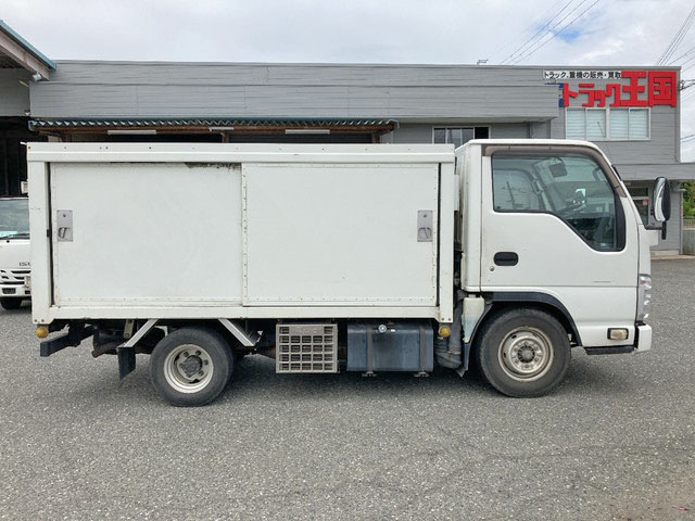 いすゞエルフ冷凍車（冷蔵車）小型（2t・3t）[写真06]