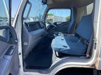 三菱ふそうキャンターアルミバン小型（2t・3t）[写真11]