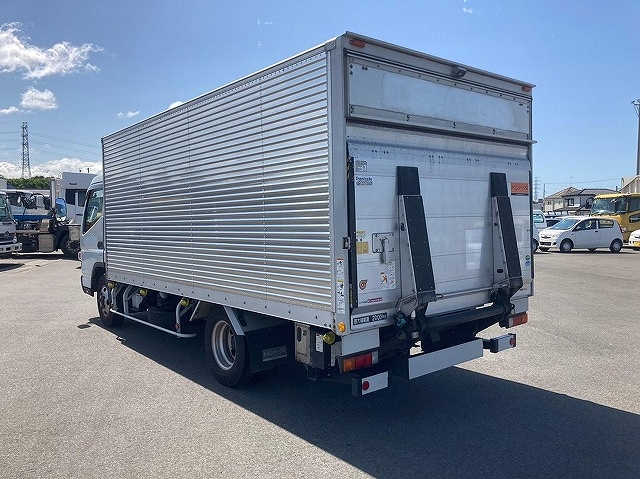 三菱ふそうキャンターアルミバン小型（2t・3t）[写真02]