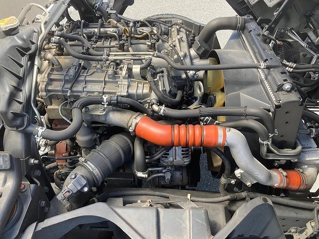 三菱ふそうキャンターアルミバン小型（2t・3t）[写真21]