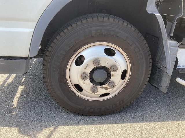 三菱ふそうキャンターアルミバン小型（2t・3t）[写真25]