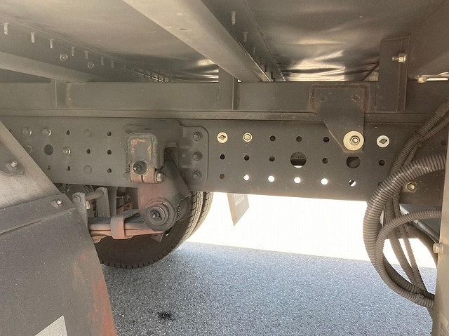 三菱ふそうキャンターアルミバン小型（2t・3t）[写真26]