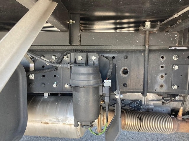 三菱ふそうキャンターアルミバン小型（2t・3t）[写真27]