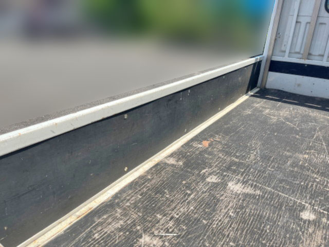 日産アトラス平ボディ小型（2t・3t）[写真09]