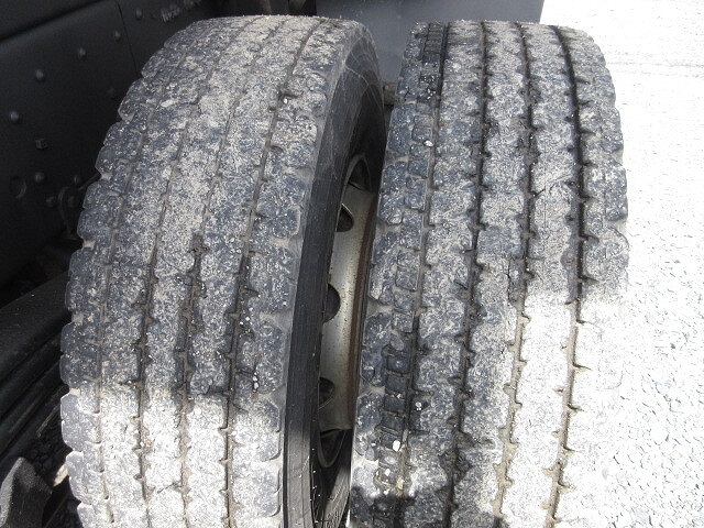 三菱ふそうスーパーグレートダンプ大型（10t）[写真10]