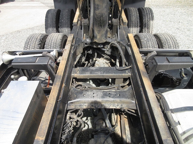 三菱ふそうスーパーグレートダンプ大型（10t）[写真13]