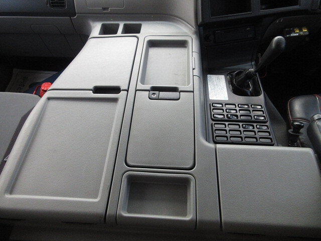 三菱ふそうスーパーグレートダンプ大型（10t）[写真19]